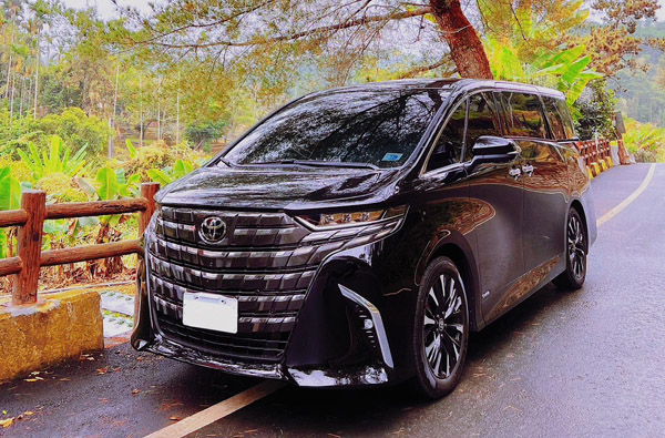 進口六座Toyota Alphard